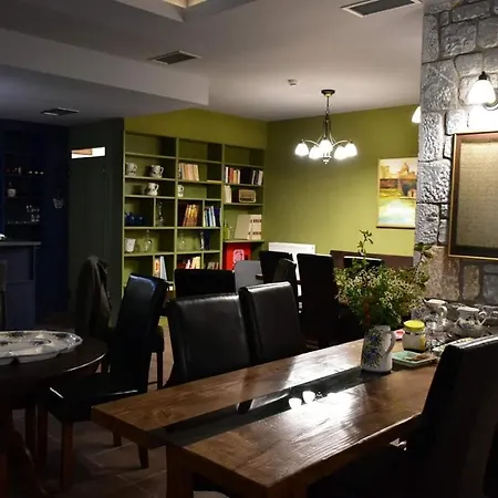 Ξενοδοχείο Zarouchla Inn *