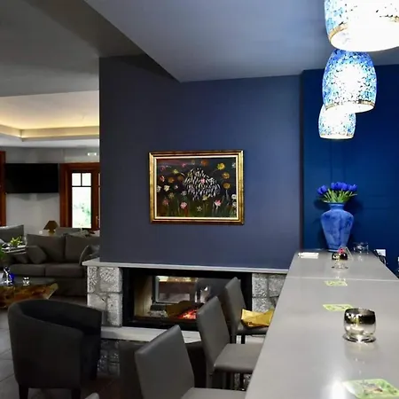 Ξενοδοχείο Zarouchla Inn