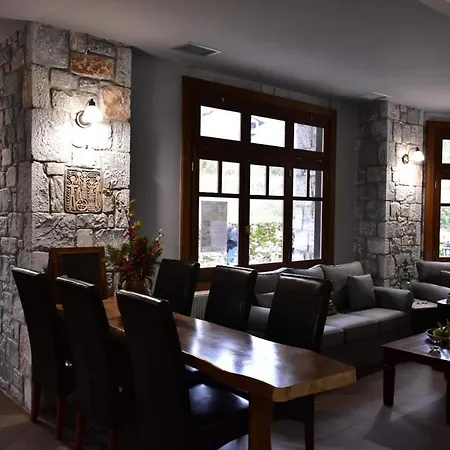 호텔 Zarouchla Inn *