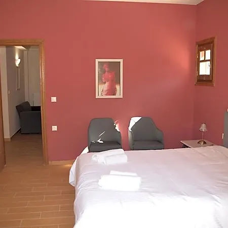 Zarouchla Inn