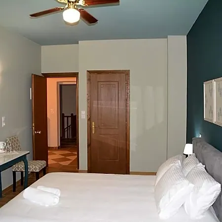 Zarouchla Inn Ξενοδοχείο *