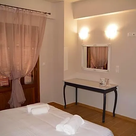Zarouchla Inn