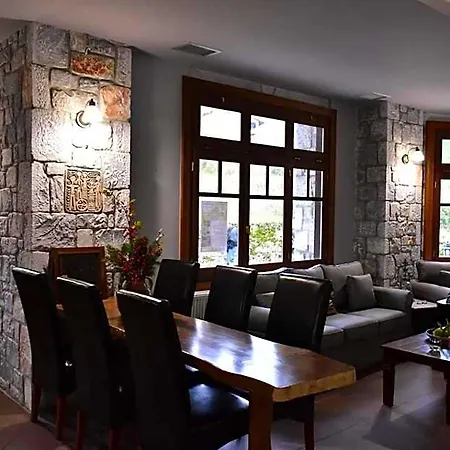 Ξενοδοχείο Zarouchla Inn *