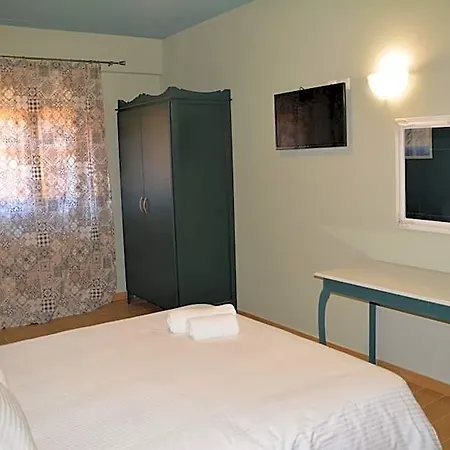 Zarouchla Inn Ξενοδοχείο *