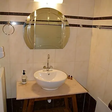 Ξενοδοχείο Zarouchla Inn *