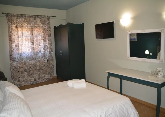 Zarouchla Inn מלון *