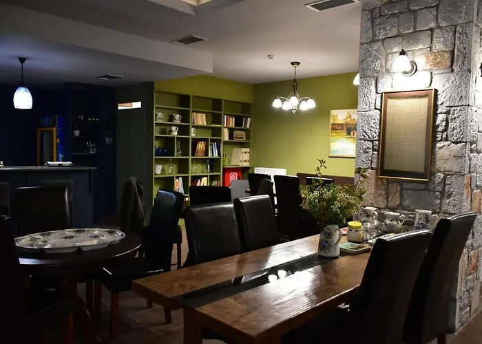 Hotel Zarouchla Inn *